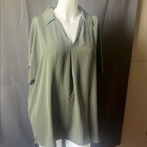 Reitmans Green Cuffed Sleeve Blouse with Notched Collar